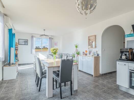 Appartement à vendre 278 000 € 4 pièces 3 chambres 85 m² Étage 1/1 Neyron 01700