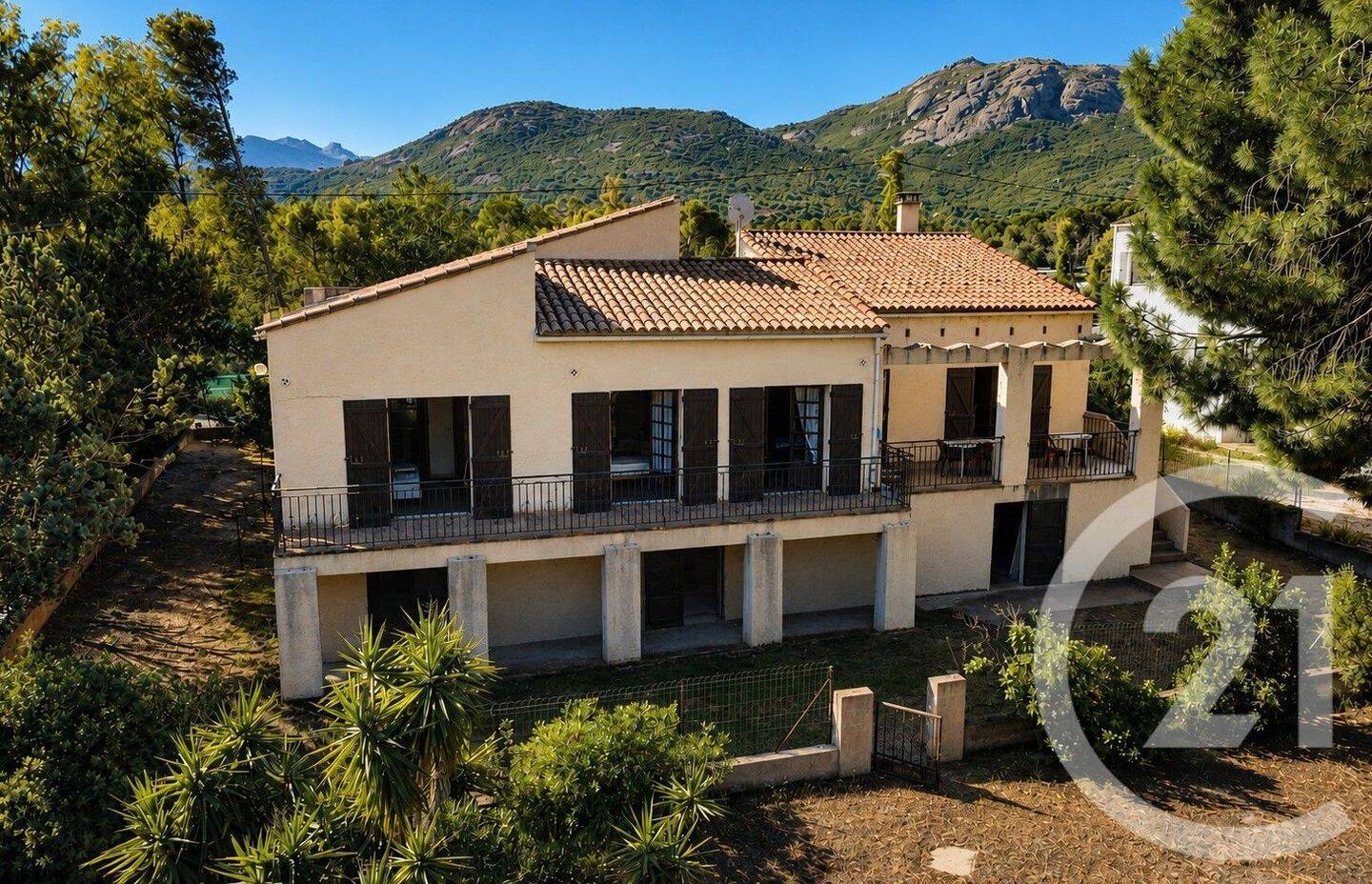 Maison 6 pièces 162 m² · à Calvi · 162,2 m² · 590 000 €