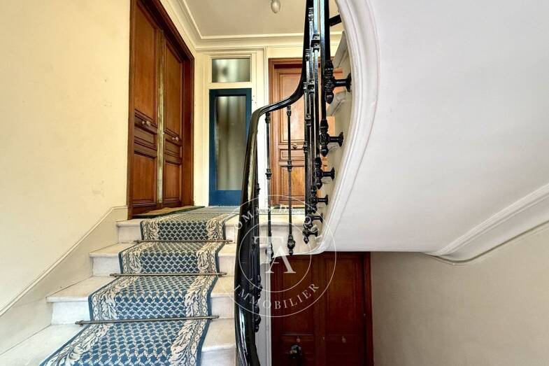 Appartement à vendre 1 875 000 € 5 pièces 3 chambres 113,4 m² Étage 4/7 Saint Thomas d'Aquin Paris 7ème 75007