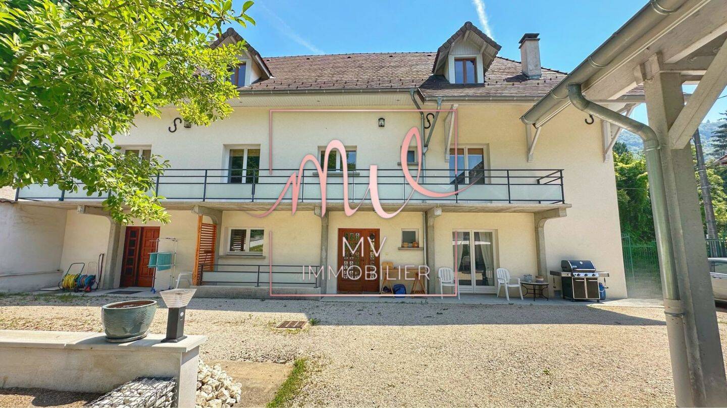 Maison 5 pièces 194 m² · à Saint-Bueil · 194 m² · 349 000 €