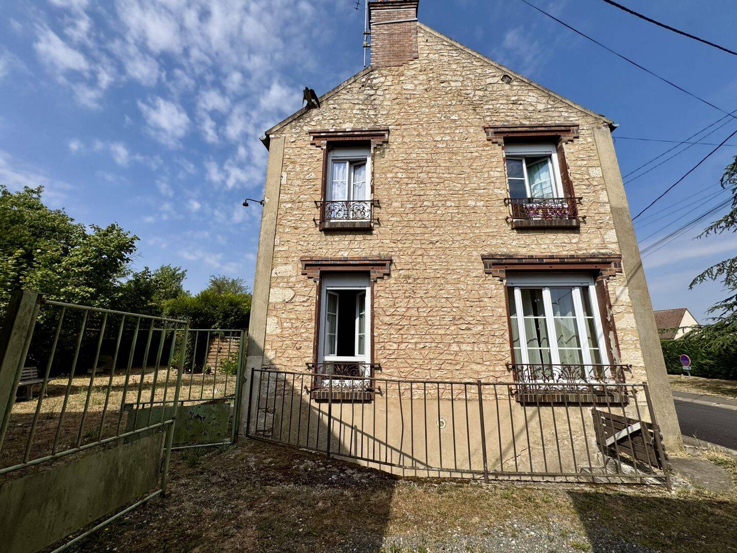 Maison 5 pièces 96 m² · à Nargis · 96 m² · 130 000 €