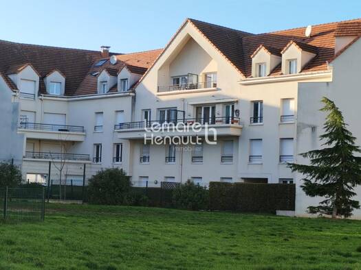 Appartement à louer 1 075 € 4 pièces 3 chambres 93 m² Centre Ville Dreux 28100