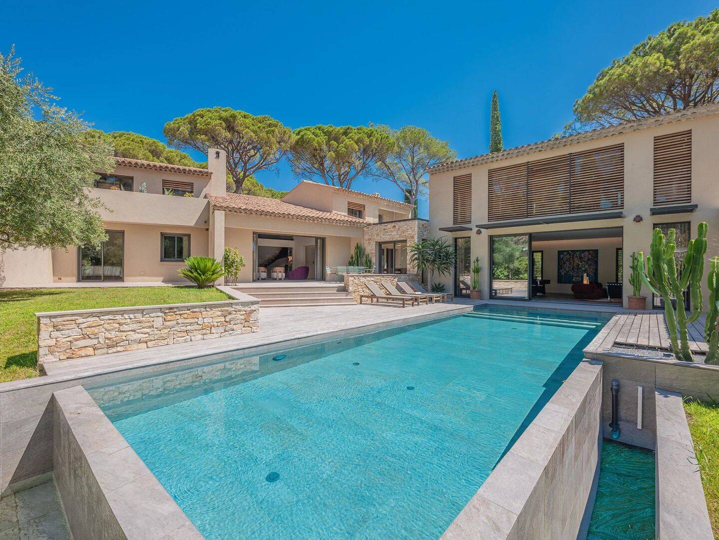 Maison 8 pièces 380 m² · à Saint-Raphaël · 380 m² · 4 200 000 €