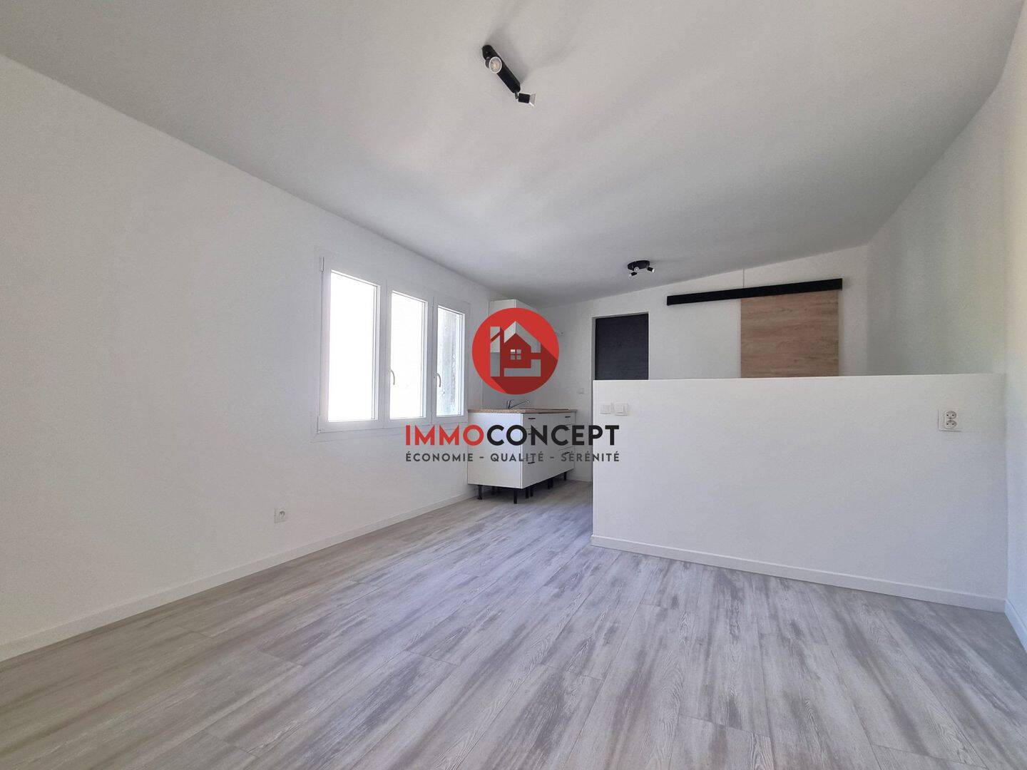 Appartement 1 pièce 23 m² · à Roquemaure · 22,8 m² · 350 €