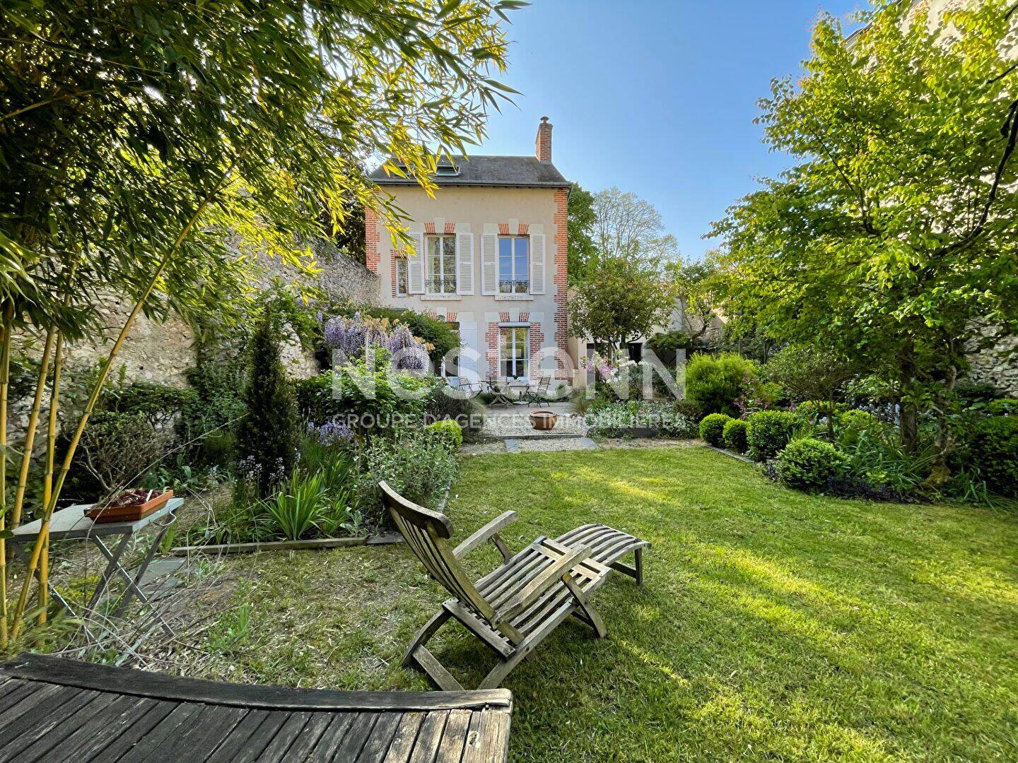 Maison 4 pièces 110 m² · à Blois · 110 m² · 1 000 €
