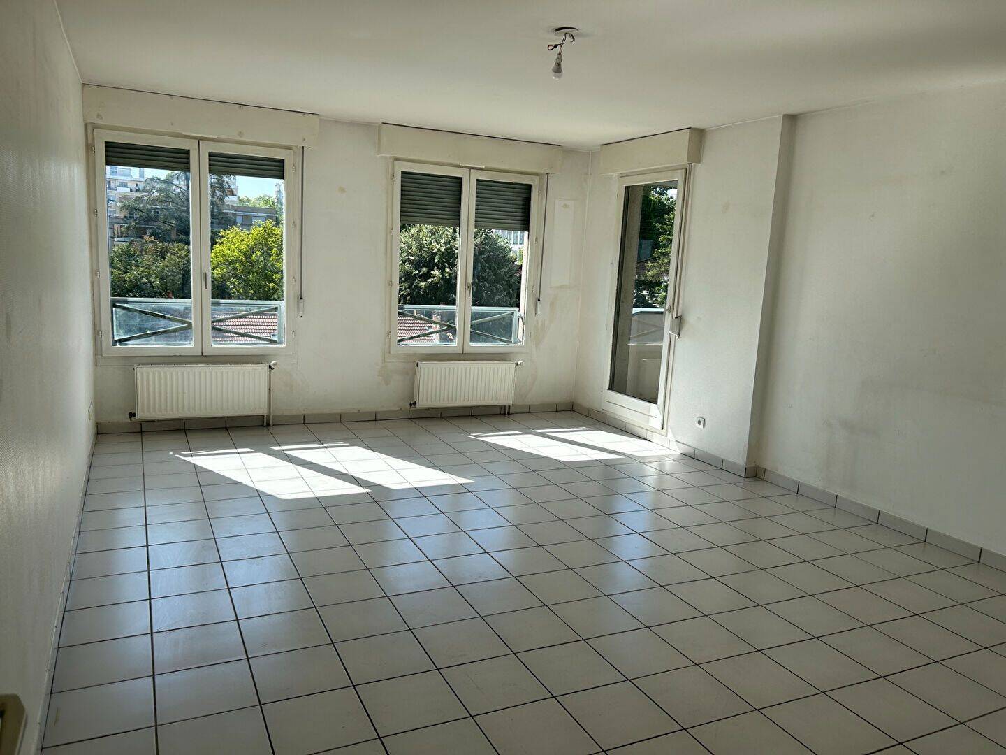 Appartement 4 pièces 94 m² · à Caluire-Et-Cuire · 94,1 m² · 1 303 €