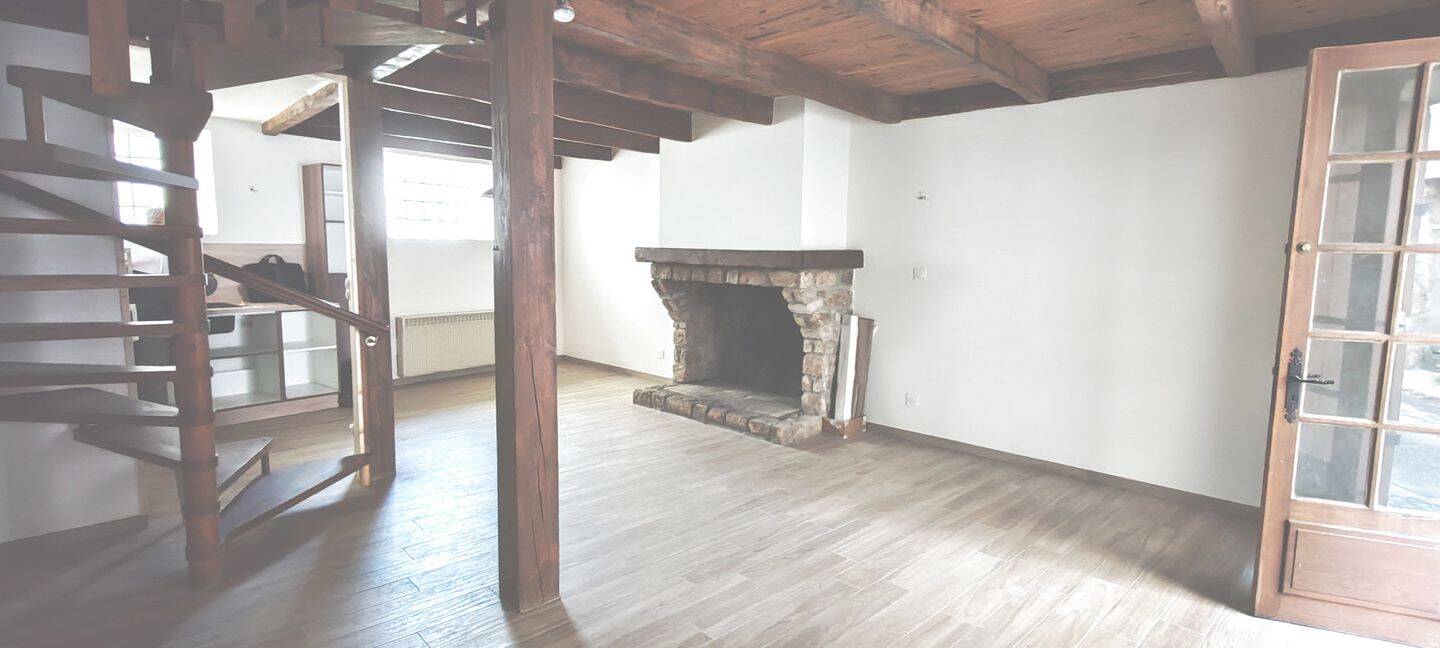 Maison 5 pièces 111 m² · à Gilhoc-sur-Ormèze · 111 m² · 75 000 €