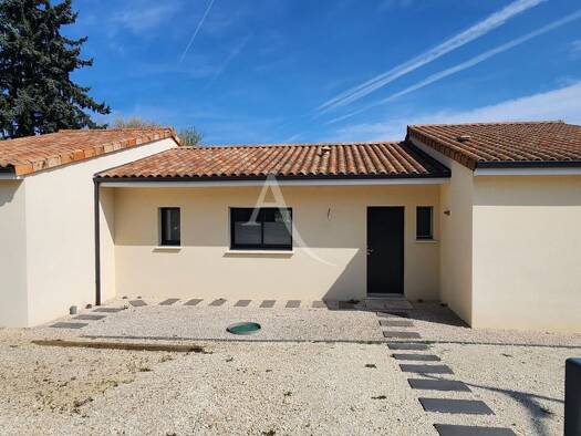 Maison à vendre - Première occupation 302 000 € 5 pièces 4 chambres 113 m² 1 490 m² de terrain Fontaine-le-Comte 86240