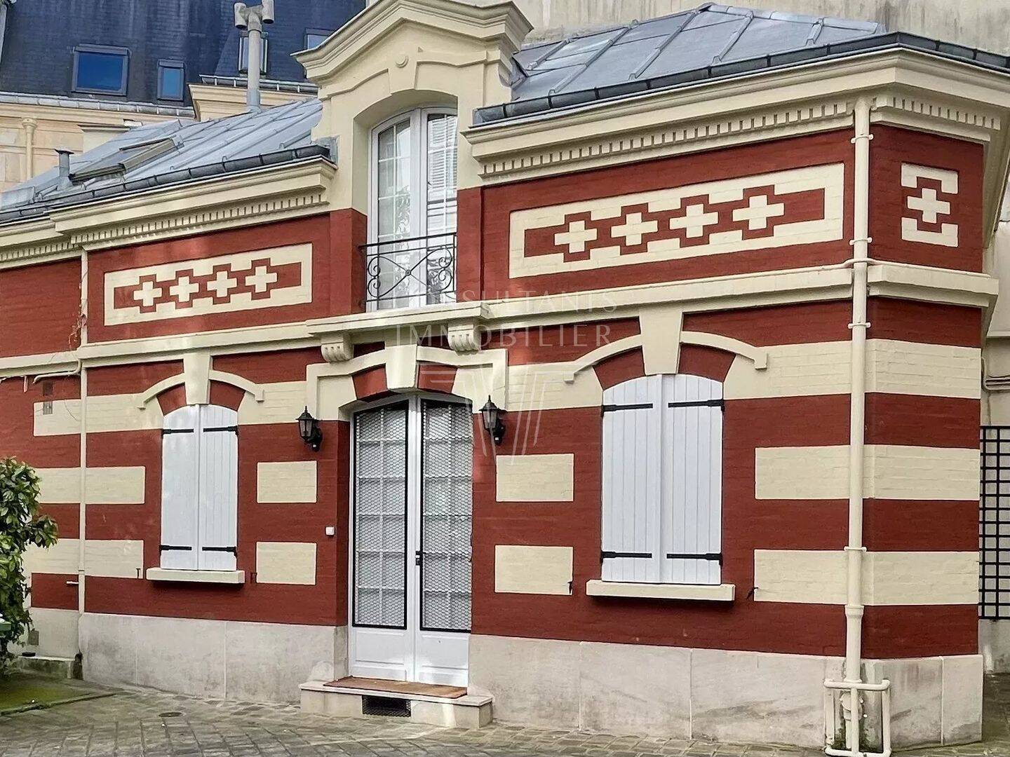 Appartement 2 pièces 45 m² · à Paris 16ème Arrondissement · 45 m² · 2 300 €