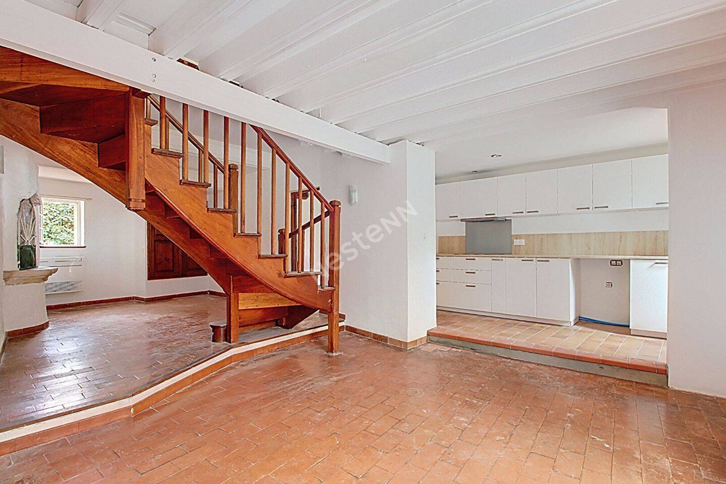 Maison 5 pièces 148 m² · à Saint-Mitre-les-Remparts · 147,6 m² · 1 884 €/mois