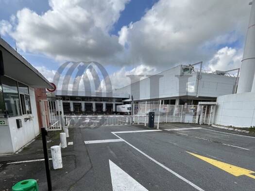 Local d'activités à vendre 3 800 000 € 36 557 m² d'espace de stockage La Suze-sur-Sarthe 72210