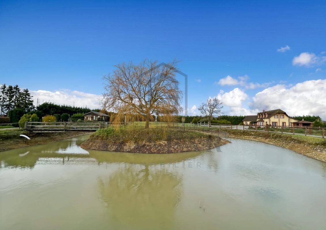 Maison 17 pièces 453 m² · à Rugles · 453 m² · 530 000 €