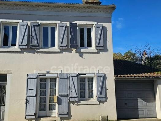 Maison de ville à vendre 135 000 € 4 pièces 2 chambres 84 m² 196 m² de terrain Saint-Sever 40500