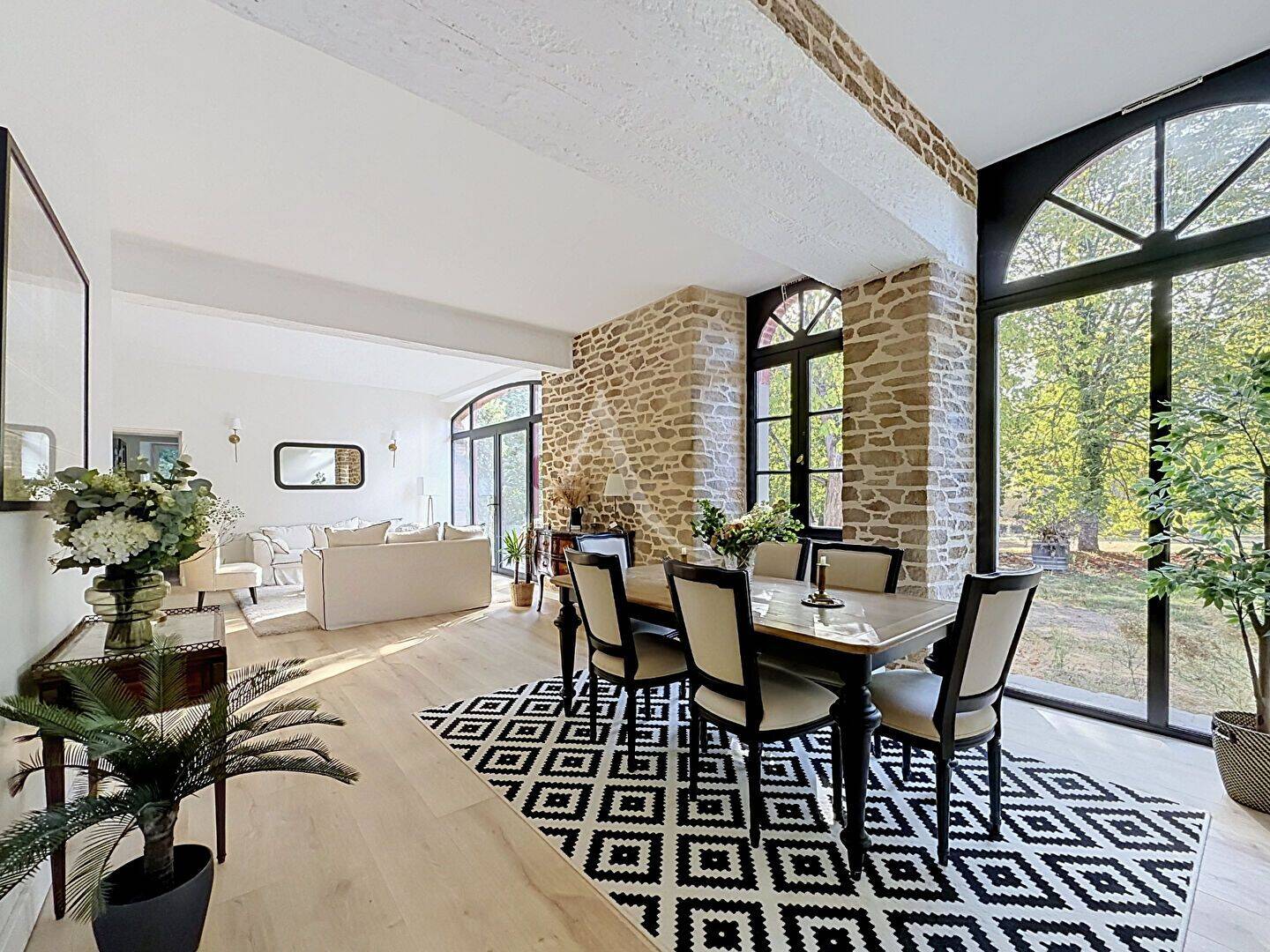 Maison 6 pièces 220 m² · à Savennières · 219,9 m² · 1 739 €/mois