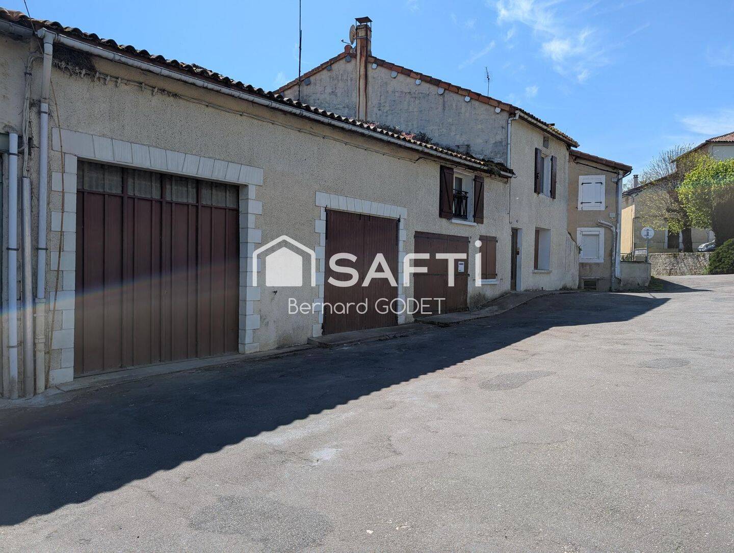 Maison 4 pièces 114 m² · à Ruffec · 114 m² · 70 000 €
