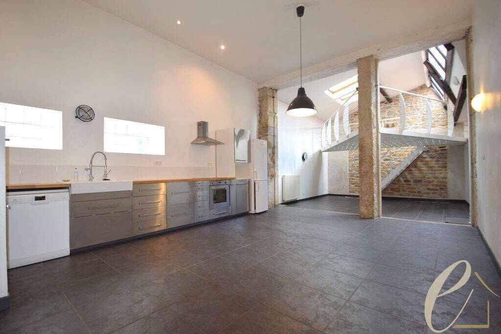 Appartement 4 pièces 148 m² · à Lyon 6ème Arrondissement · 148 m² · 1 750 €