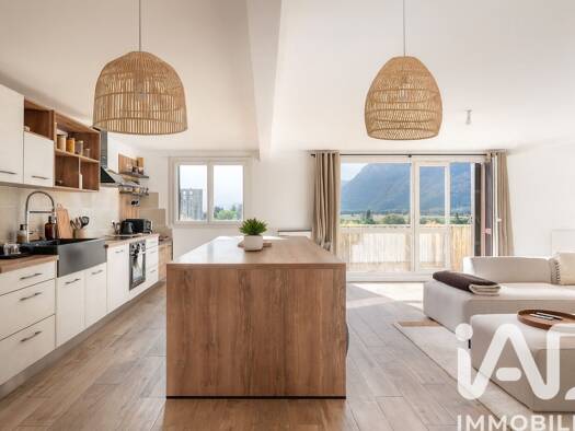 Appartement à vendre 275 000 € 5 pièces 3 chambres 107 m² Étage 3/3 Mativière-Le Pit Voreppe 38340