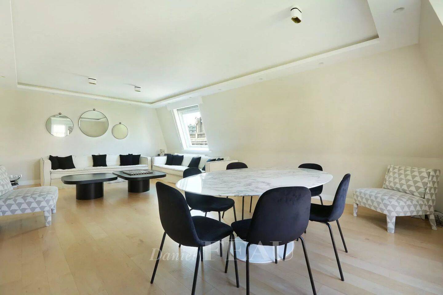 Appartement 4 pièces 112 m² · à Paris 16ème Arrondissement · 112,2 m² · 5 500 €/mois
