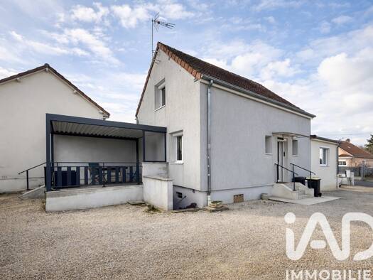 Maison à vendre 206 500 € 4 pièces 2 chambres 92 m² 437 m² de terrain Cortelin-Le Bourg-Taisey Saint-Rémy 71100