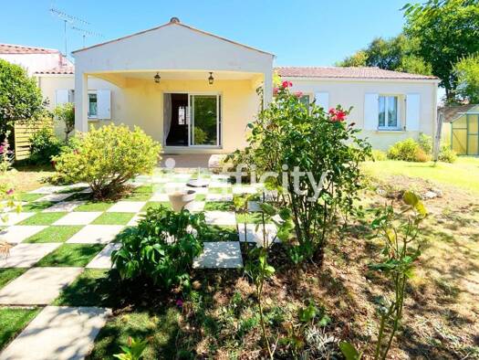 Maison de plain-pied à vendre 284 500 € 5 pièces 4 chambres 93 m² 907 m² de terrain Saint-Laurent-de-la-Prée 17450