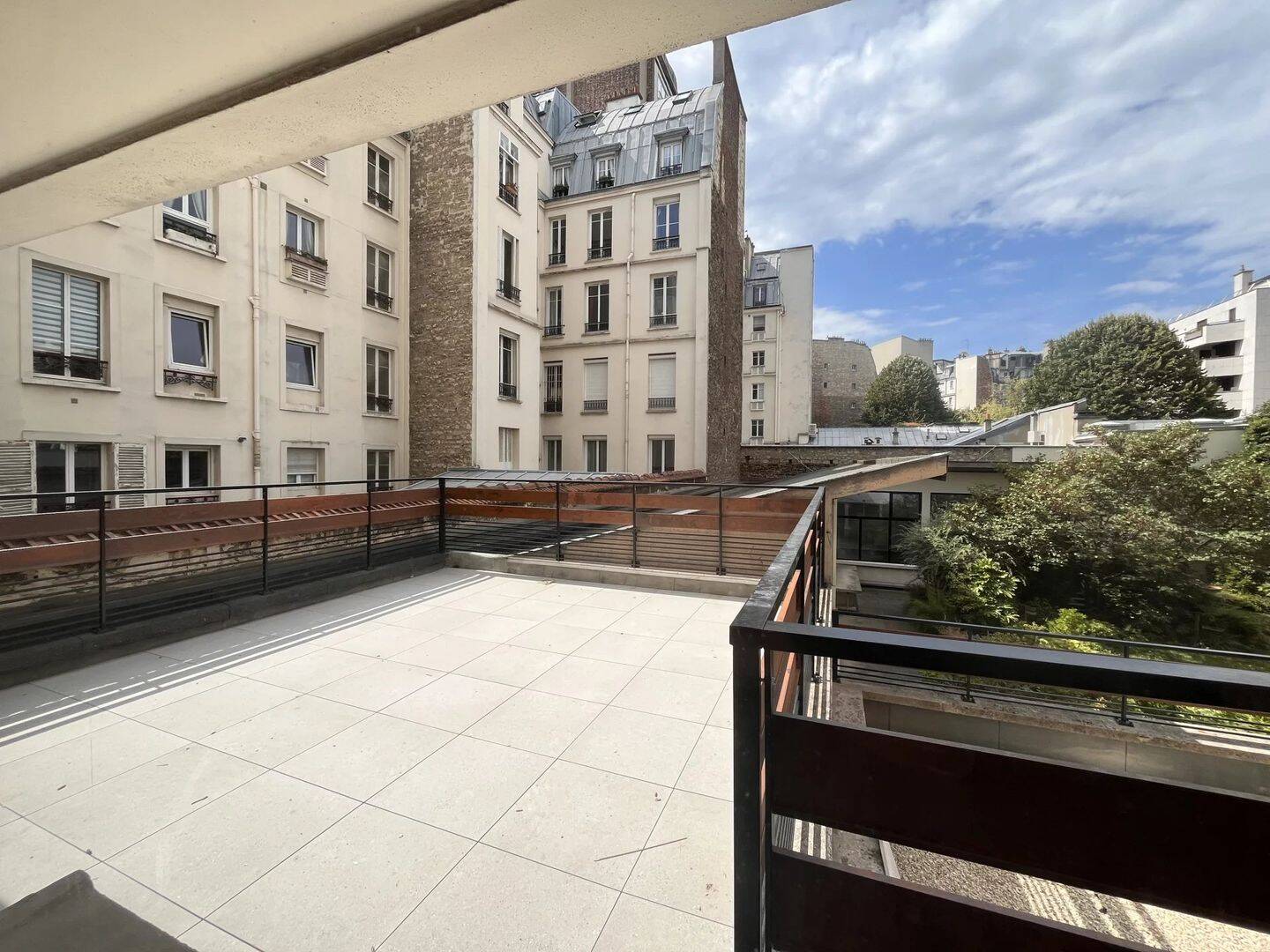 Appartement 1 pièce 32 m² · à Paris 17ème Arrondissement · 32,2 m² · 1 567 €/mois
