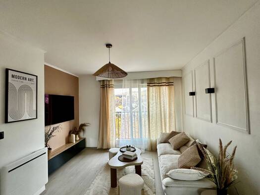 Appartement à louer 1 350 € 4 pièces 3 chambres 65 m² Étage 3/4 Centre-Stade Chambéry 73000