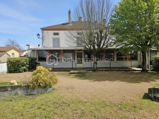 Immeuble à vendre 125 000 € 300 m² Marcigny 71110