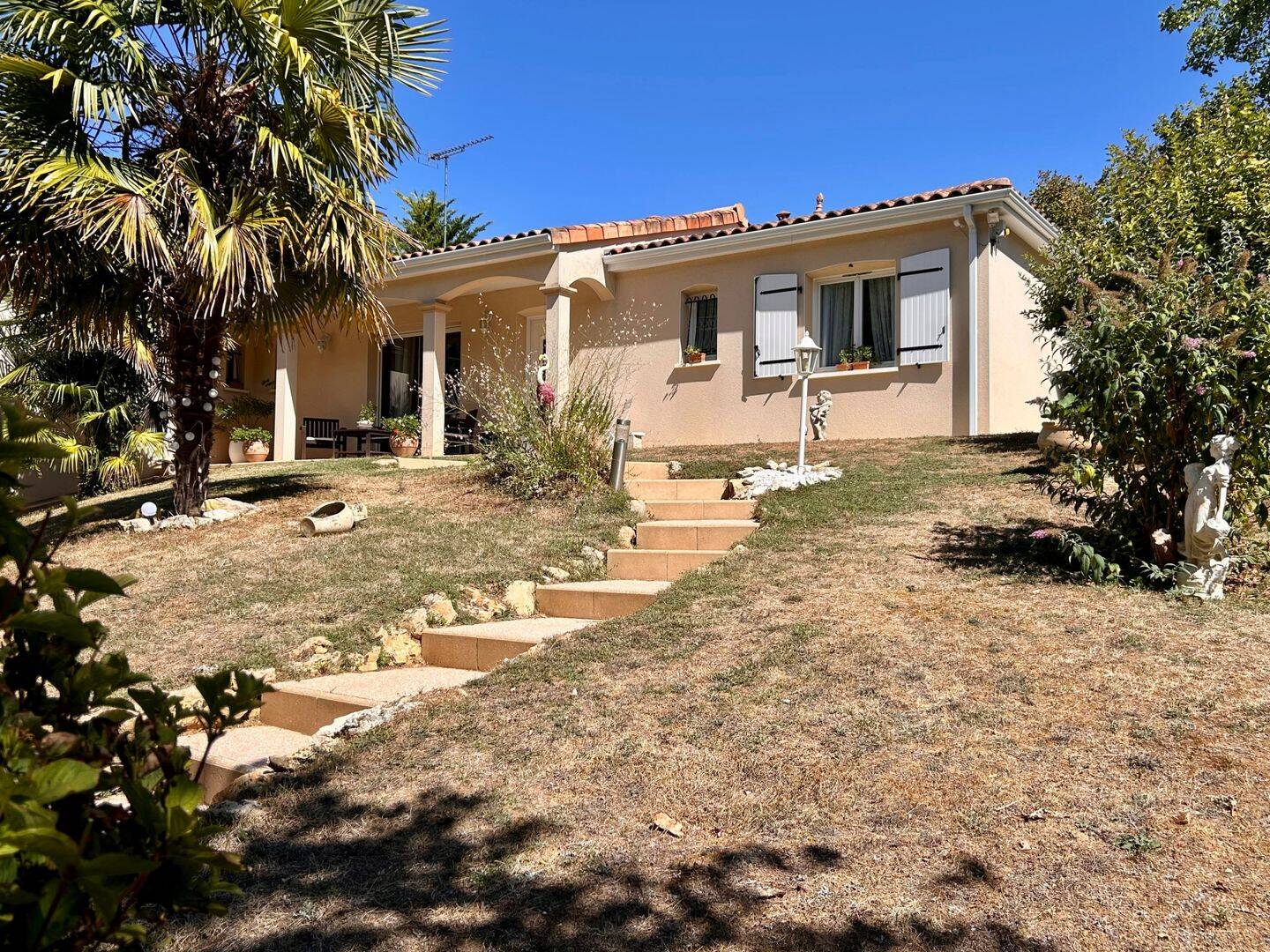 Maison 5 pièces 146 m² · à Chasseneuil-du-Poitou · 146 m² · 441 000 €