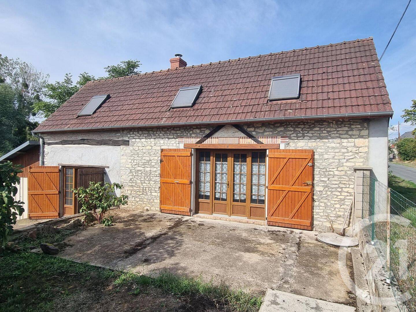 Maison 4 pièces 339 m² · à Jalognes · 339 m² · 39 000 €