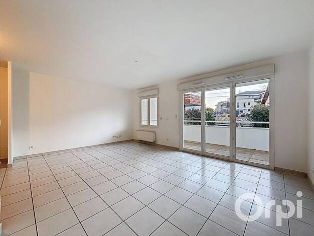 Appartement à vendre 275 000 € 2 pièces 2 chambres 67 m² RDC Sud Vétraz-Monthoux 74100
