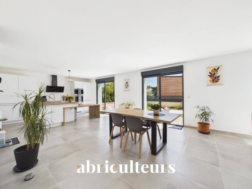 Maison 7 pièces 220 m² · à Couëron · 220 m² · 499 500 €