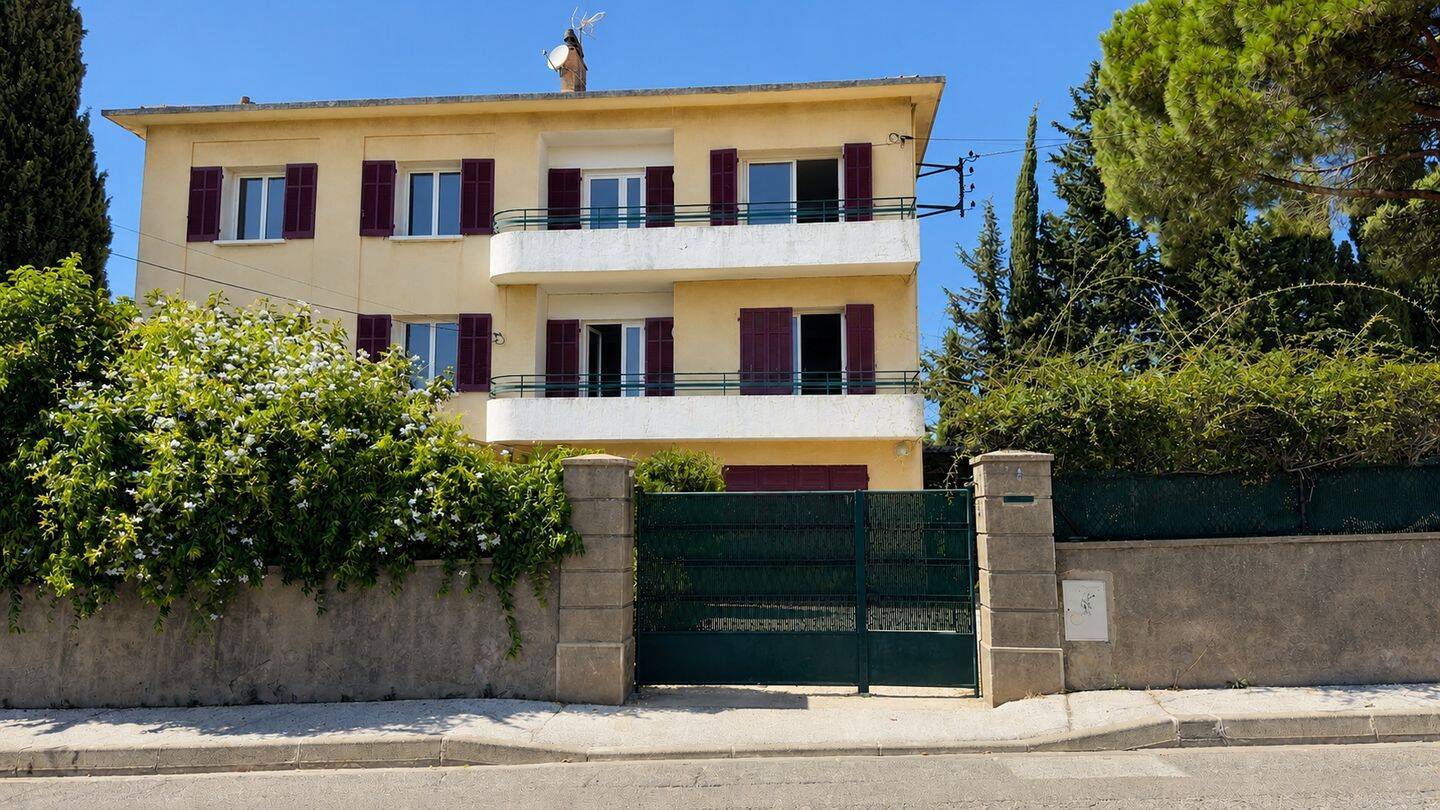 Appartement 5 pièces 112 m² · à Hyères · 111,9 m² · 390 000 €