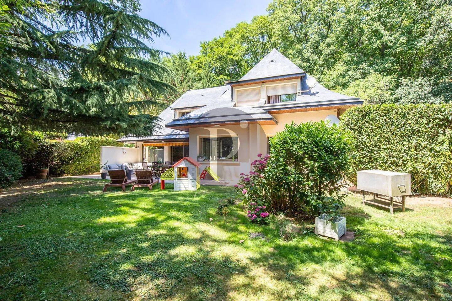 Maison 7 pièces 180 m² · à Verrières-le-Buisson · 180 m² · 1 094 000 €