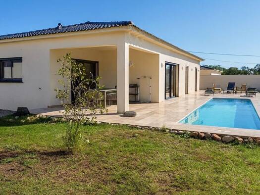 Villa à vendre 540 000 € 4 pièces 3 chambres 137 m² 748 m² de terrain Solaro 20240