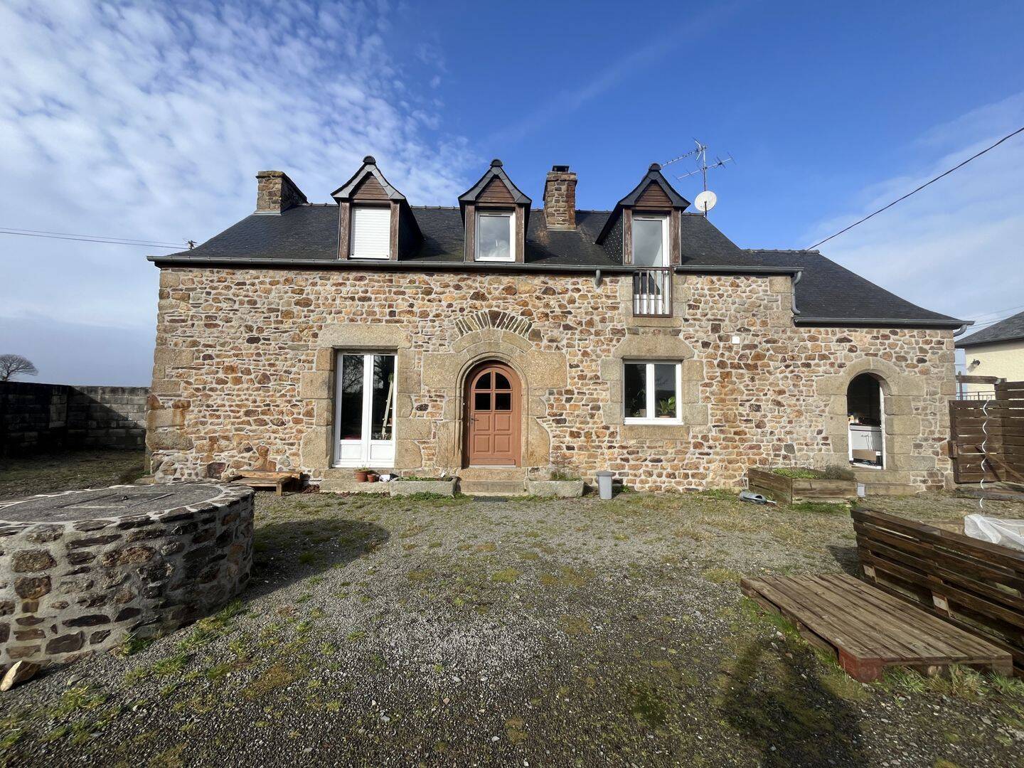 Maison 5 pièces 93 m² · à Billé · 92,7 m² · 214 300 €