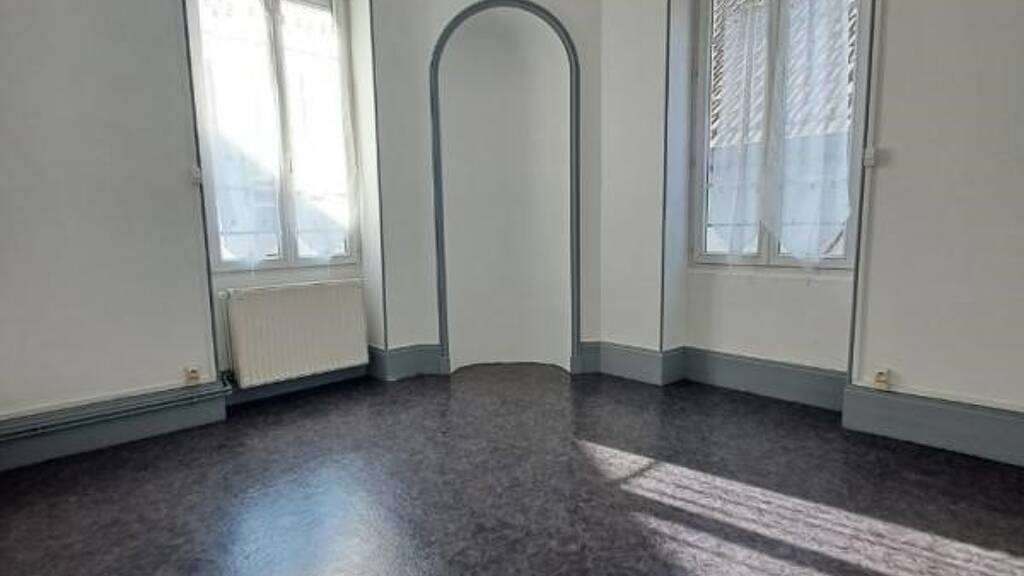 Appartement à louer 658 € 3 pièces 2 chambres 64 m² 2ème étage Citadelle Chalon-sur-Saône 71100