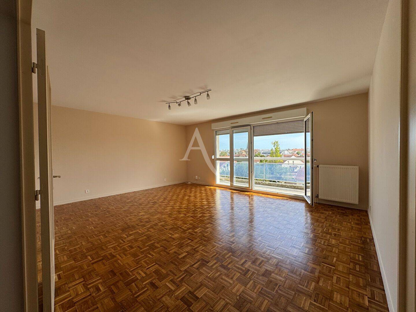 Appartement 4 pièces 88 m² · à Dijon · 87,6 m² · 930 €/mois