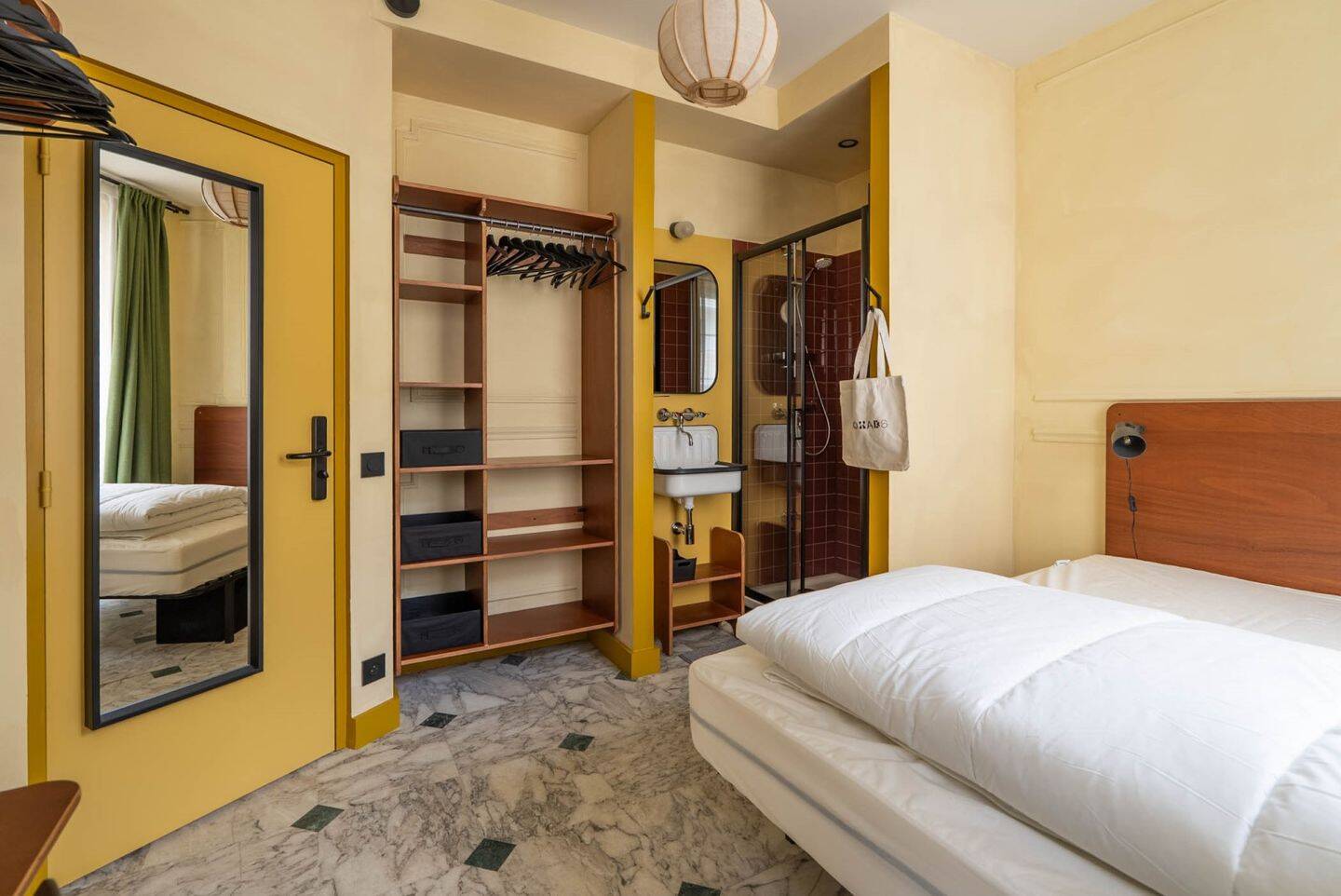 9 pièces 182 m² · à Paris 15ème Arrondissement · 182 m² · 1 315 €/mois