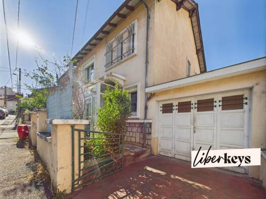 Maison à vendre 153 500 € 5 pièces 3 chambres 123 m² 556 m² de terrain Belair Rodez 12000