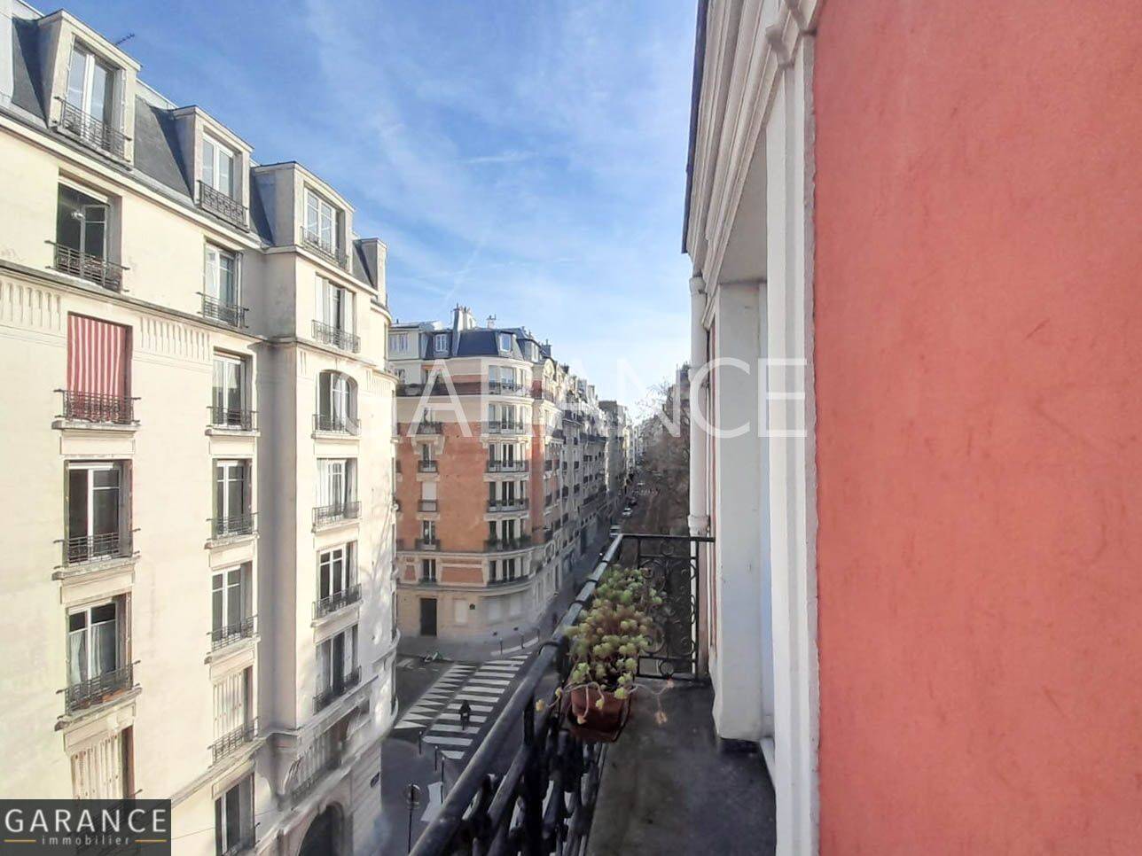 Appartement 2 pièces 42 m² · à Paris 18ème Arrondissement · 42 m² · 420 000 €
