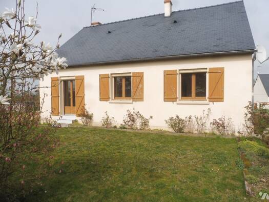 Maison à vendre 160 000 € 3 pièces 2 chambres 5 027 m² de terrain Baugé-en-Anjou 49150