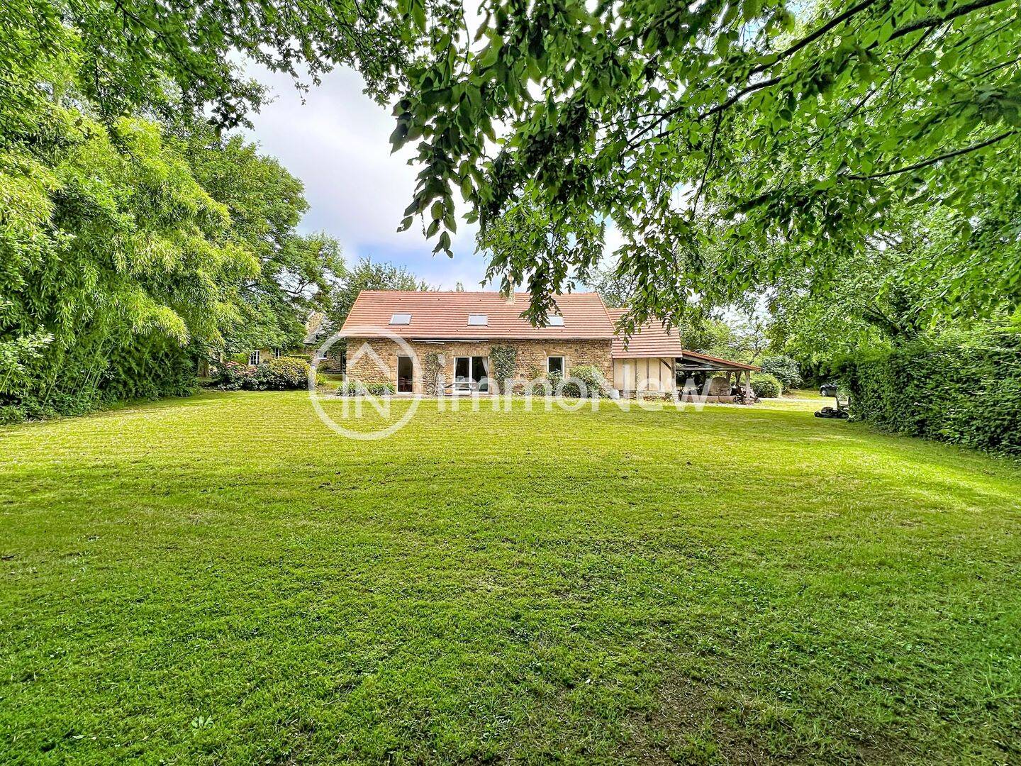 Maison 22 pièces 455 m² · à Le Val-Saint-Père · 455 m² · 657 900 €