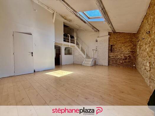 Appartement à vendre 120 000 € 5 pièces 3 chambres 130 m² Étage 2/2 Centre Ville Bagnols-sur-Cèze 30200