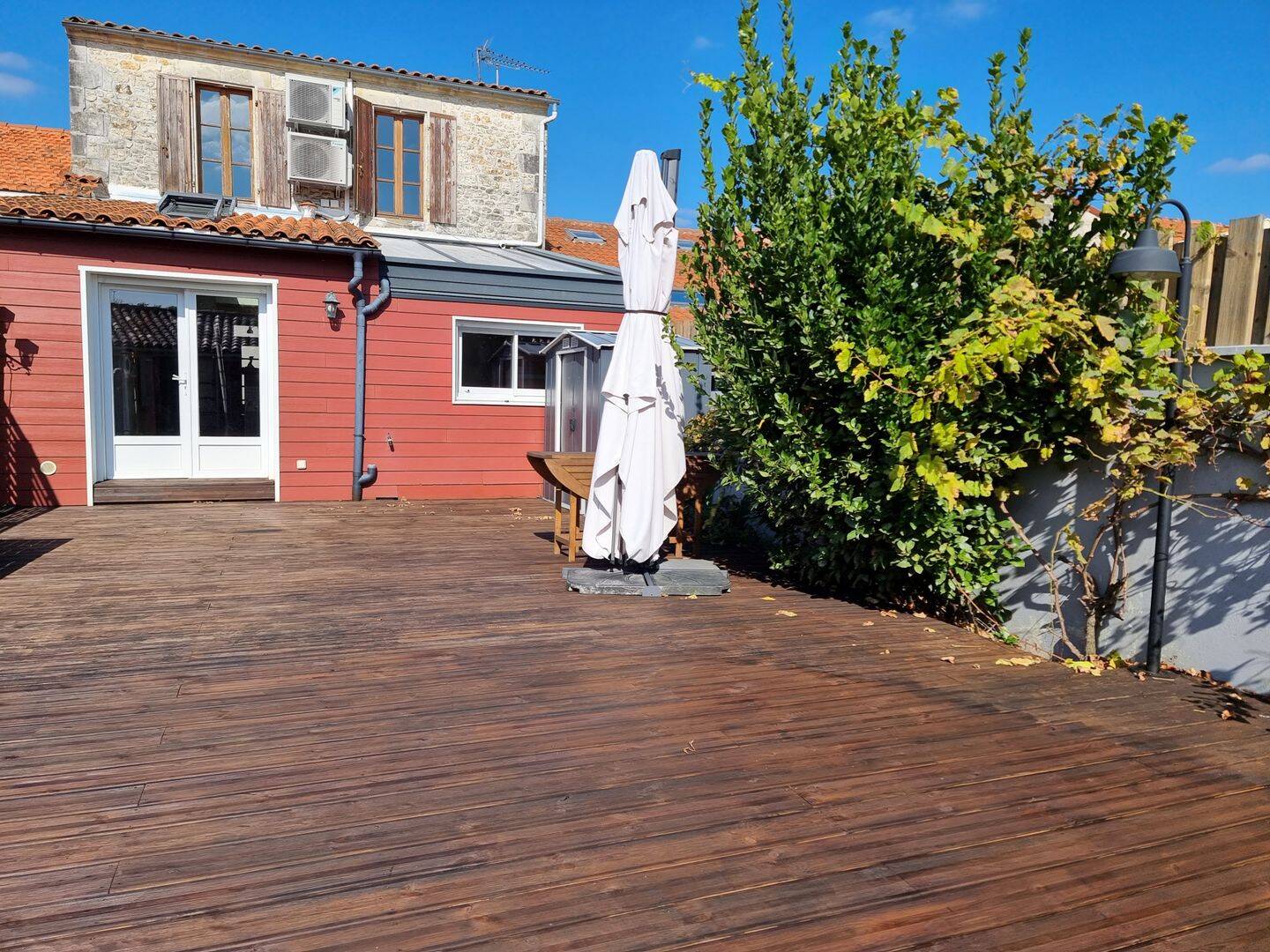 Maison 5 pièces 137 m² · à Rochefort · 137,3 m² · 239 000 €