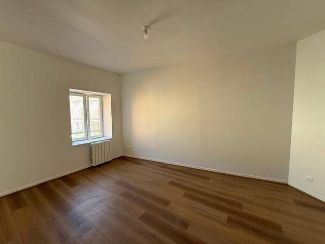 Appartement 3 pièces 58 m² · à La Chapelle-de-Guinchay · 57,6 m² · 560 €