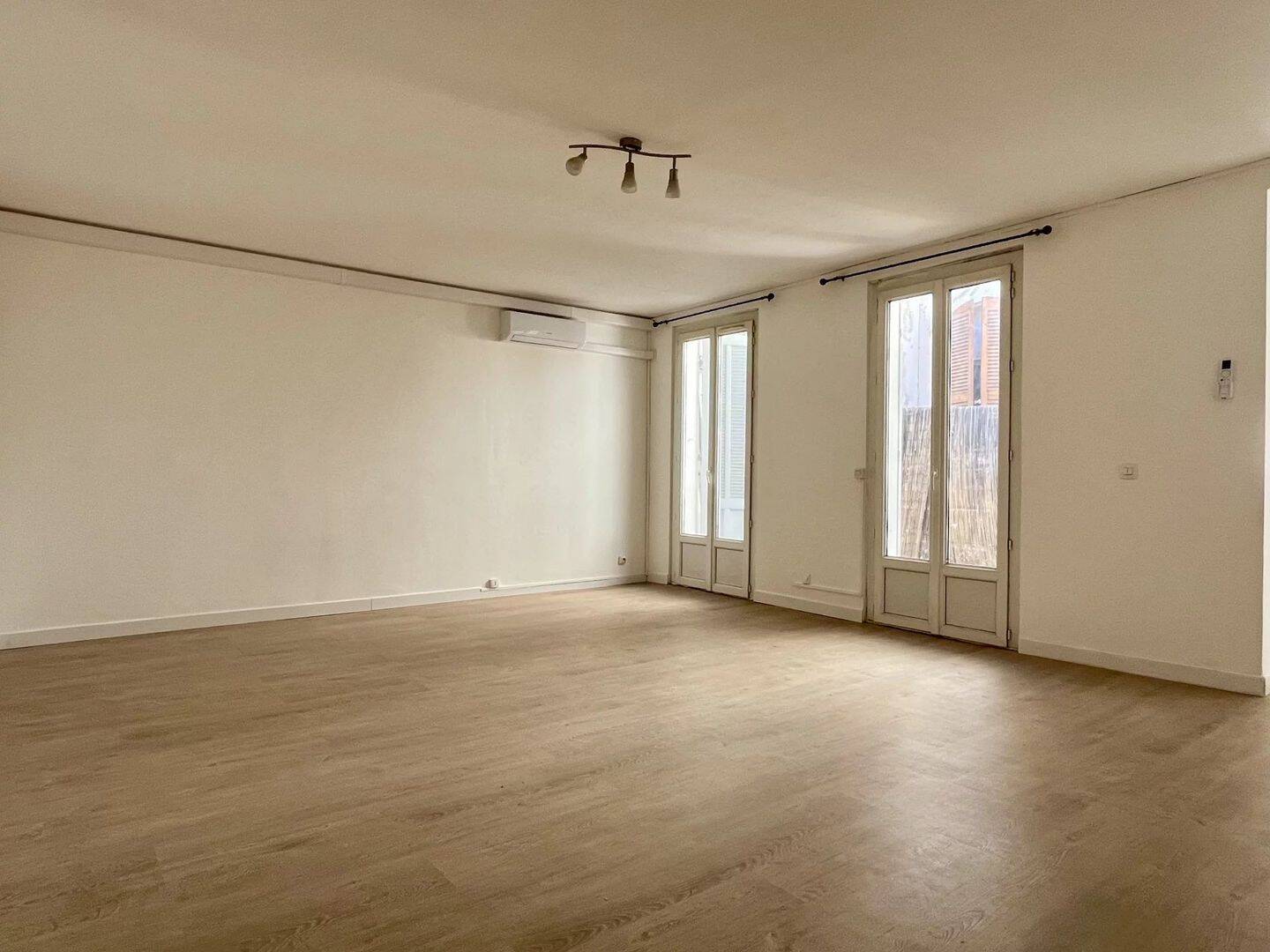 Appartement 3 pièces 95 m² · à Marseille 1er Arrondissement · 94,6 m² · 1 270 €/mois