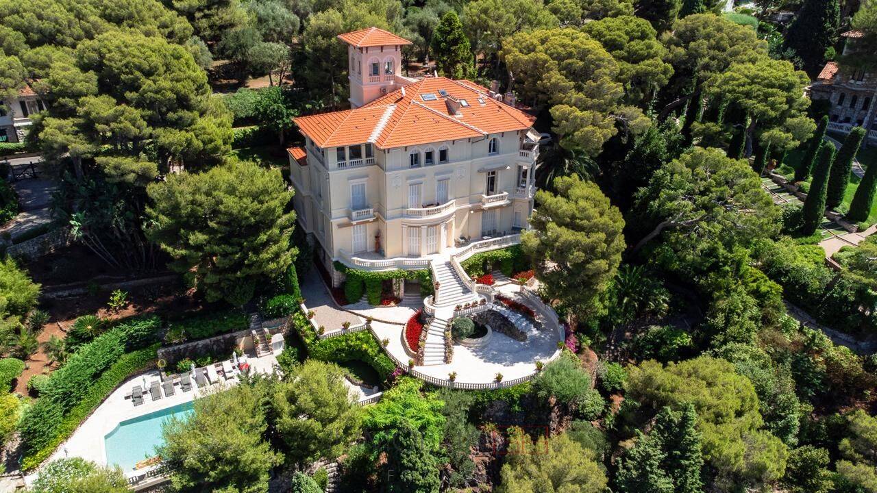 Appartement 4 pièces 145 m² · à Roquebrune-Cap-Martin · 145 m² · 3 800 000 €