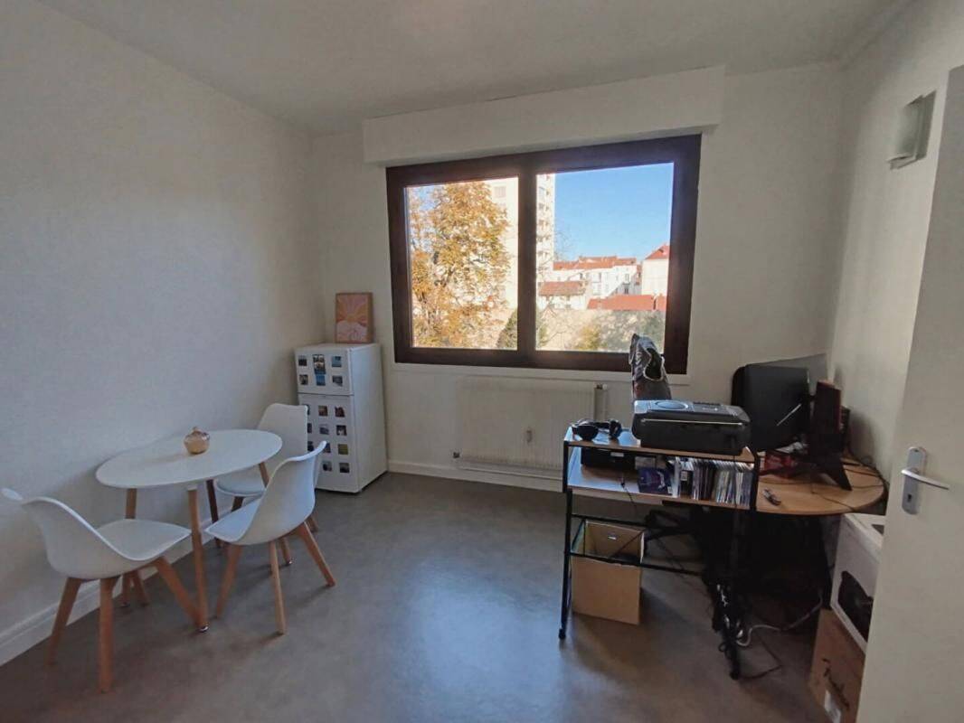Appartement 2 pièces 29 m² · à Roanne · 29 m² · 48 000 €