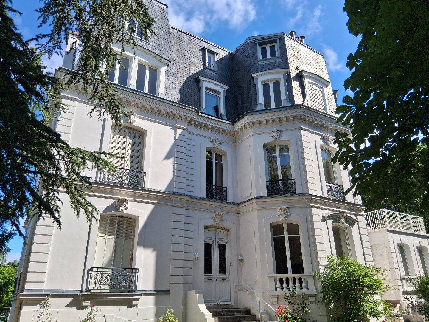 Appartement 7 pièces 156 m² · à Saint-Cloud · 156 m² · 1 070 000 €