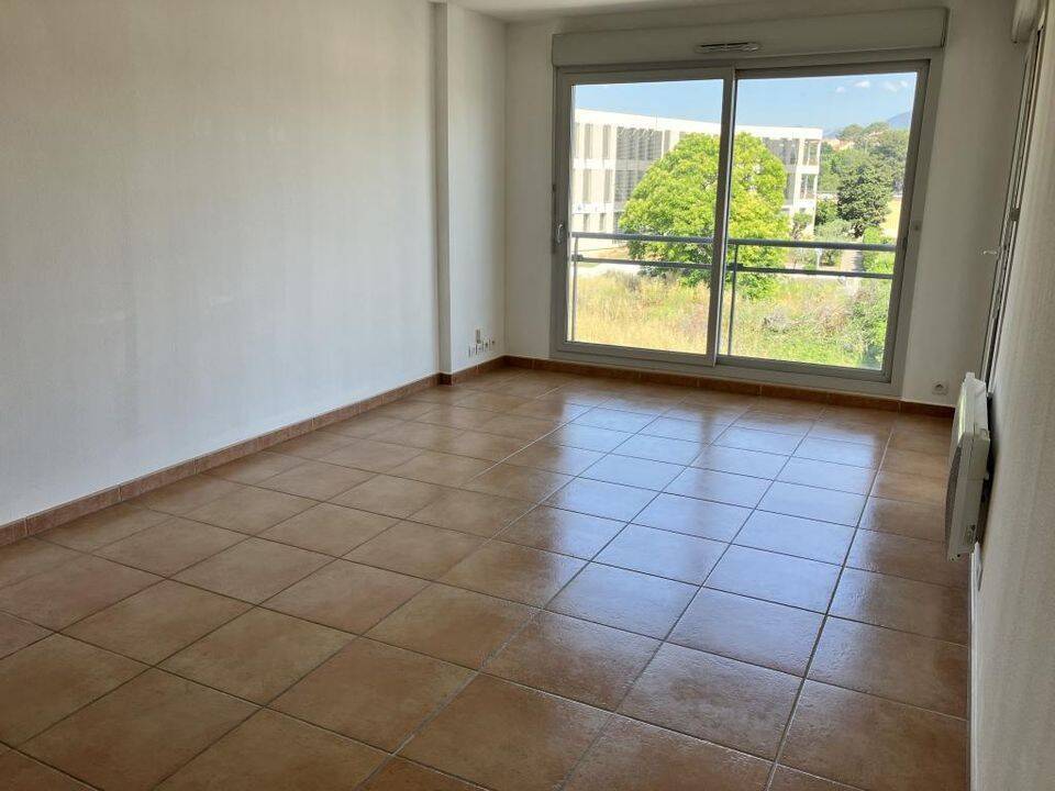 Appartement 2 pièces 45 m² · à Antibes · 45 m² · 995 €/mois